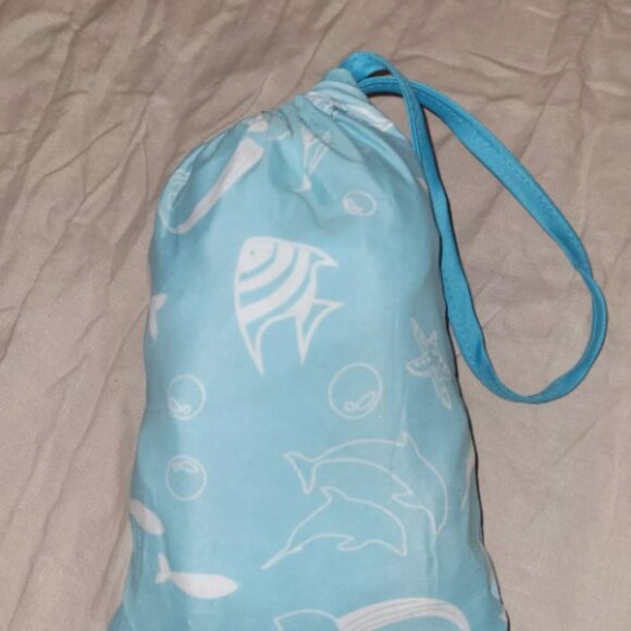 Toddler Chair With 5-Point Safety Adjustable Straps Folds Into Bag - Picture 3 of 7